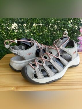 KEEN Astoria West Women’s 8 Gray Coral Closed Toe Hiking Water Sandals